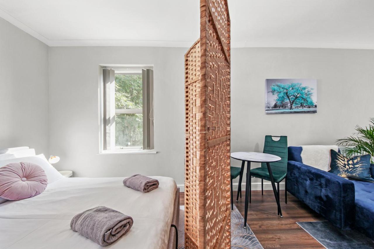 Stunning Studio Flat With Free On-Street Parking! Plumstead  Eksteriør bilde
